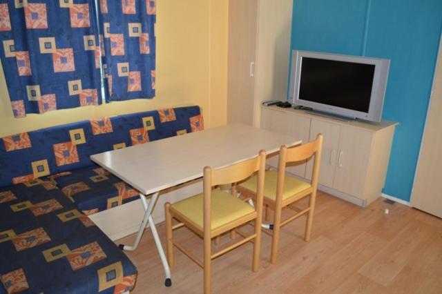 Le Clocher De Neyran Hotel Saint-Gervais-sur-Mare ภายนอก รูปภาพ